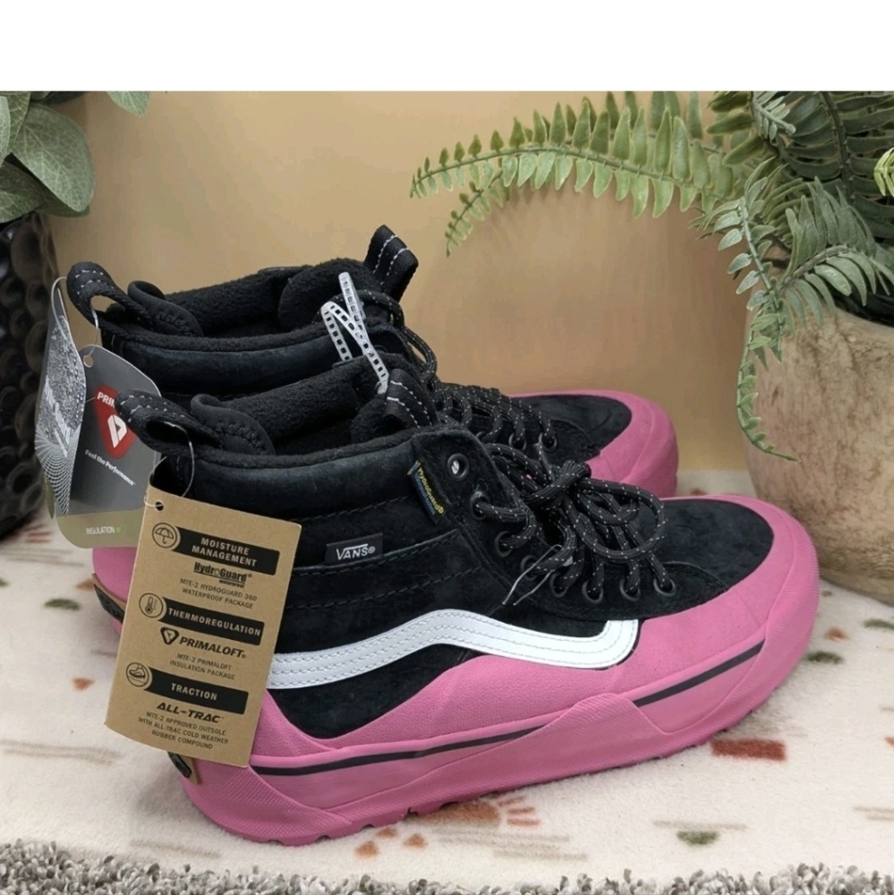 New Vans SK8 High MTE Women's Size 9 Pink Black Winter Boots High Top Shoes